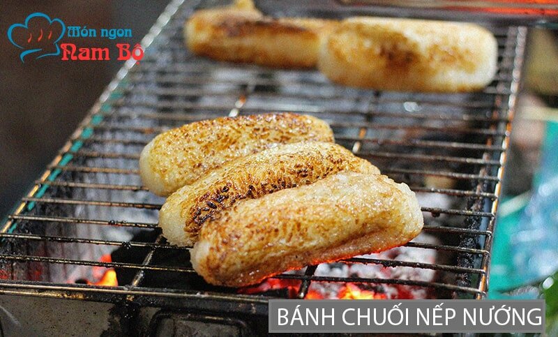 Bánh chuối nếp nướng là món ăn vặt khá nổi tiếng ở Sài Gòn