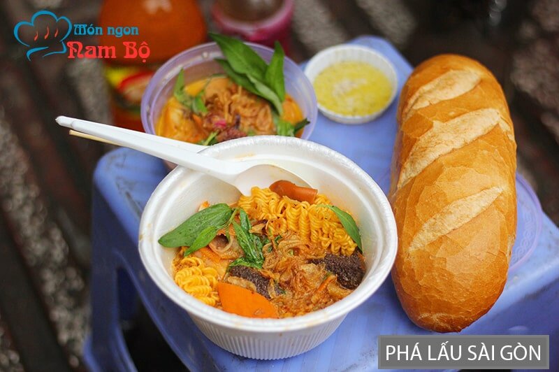 Phá lấu là món ăn vặt rất nổi tiếng ở Sài Gòn