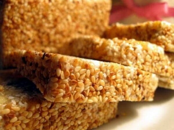 Du lịch miền bắc nên mua đặc sản gì làm quà 5 Bánh cáy Thái Bình