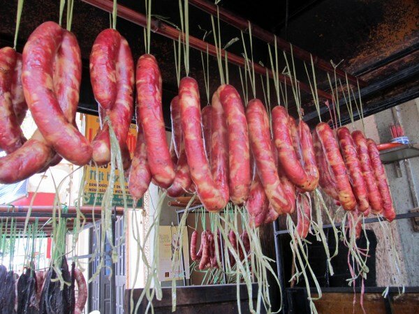 Du lịch miền bắc nên mua đặc sản gì làm quà 6 Lạp xưởng Điện Biên