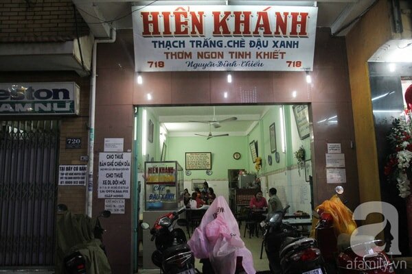 Đi khắp Sài Gòn, nếm thử 10 quán chè nổi tiếng 5