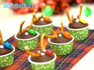 Video: Cupcake Giáng Sinh hình chú tuần lộc siêu yêu