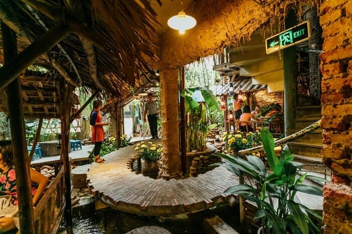 Khung cảnh đẹp miễn chê của Ao Quán Khung cảnh đẹp miễn chê của Ao Quán