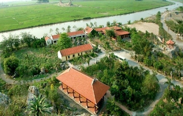 Toàn cảnh nhà hàng rộng lớn Hoàng Giang Toàn cảnh nhà hàng rộng lớn Hoàng Giang
