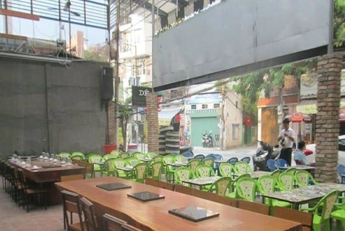 10 quán thịt dê Ninh Bình được yêu thích nhất 3 Không gian rộng rãi, thoáng mát của quán