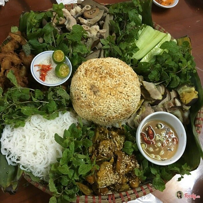 Set thịt lợn mán tại Mộc Quán được bài trí trên mẹt trông rất đẹp mắt Set thịt lợn mán tại Mộc Quán được bài trí trên mẹt trông rất đẹp mắt