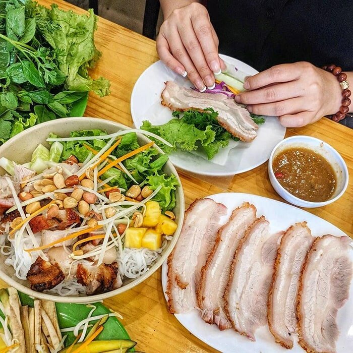 Bánh tráng cuốn thơm ngon ngày Tết Bánh tráng cuốn thơm ngon ngày Tết