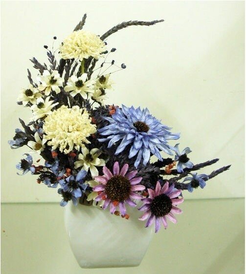 Lẵng hoa đám cưới hình lưỡi liềm