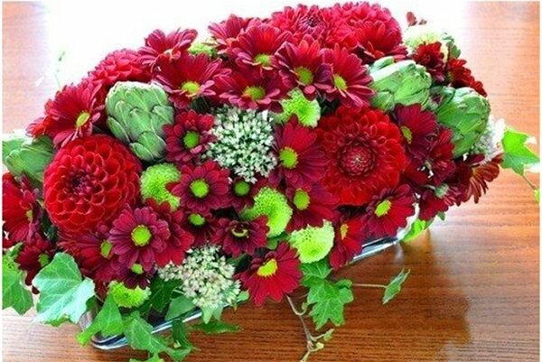 Kiểu cắm hoa hình bầu dục cổ điển