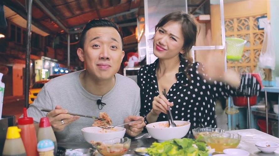 Trấn Thành hài hước khi đi ăn bún bò Trấn Thành hài hước khi đi ăn bún bò