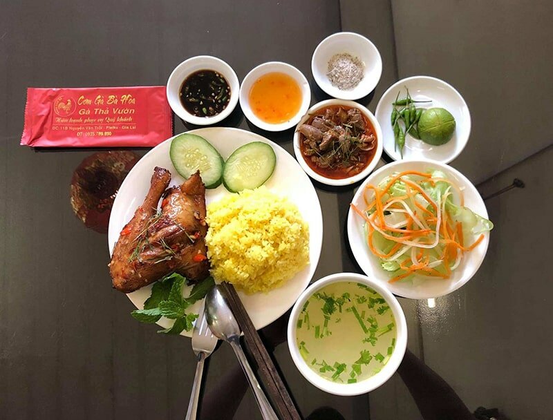 Cơm gà Bà Hòa Gia Lai là 1 quán ăn ngon ở Gia Lai Cơm gà Bà Hòa Gia Lai là 1 quán ăn ngon ở Gia Lai