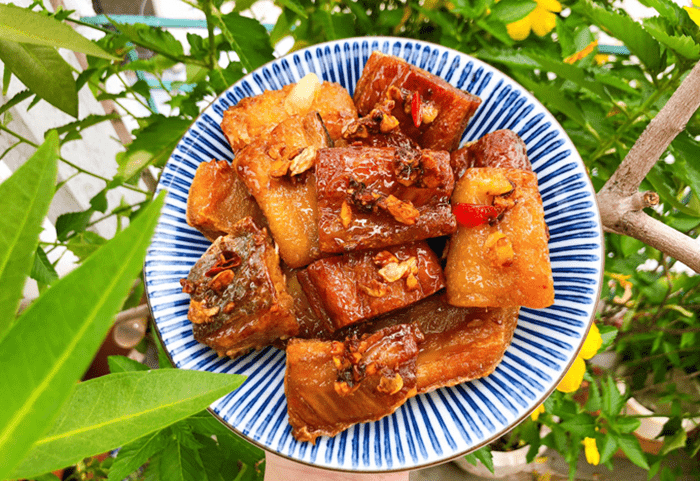 Khô cá dứa 1 nắng chiên sốt me