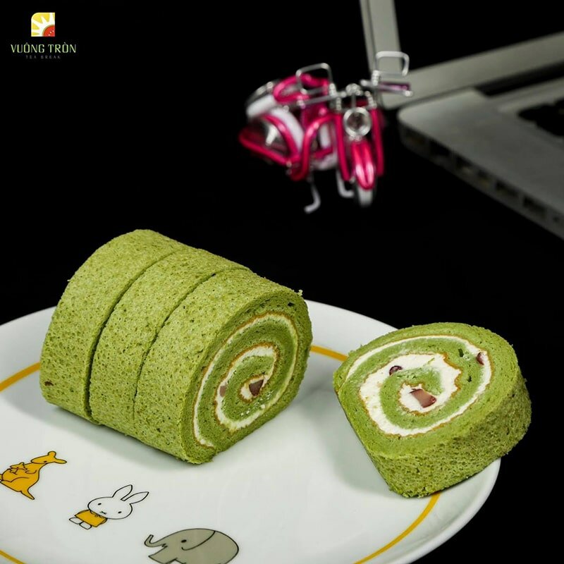 Bánh bông lan cuộn trà xanh Bánh bông lan cuộn trà xanh