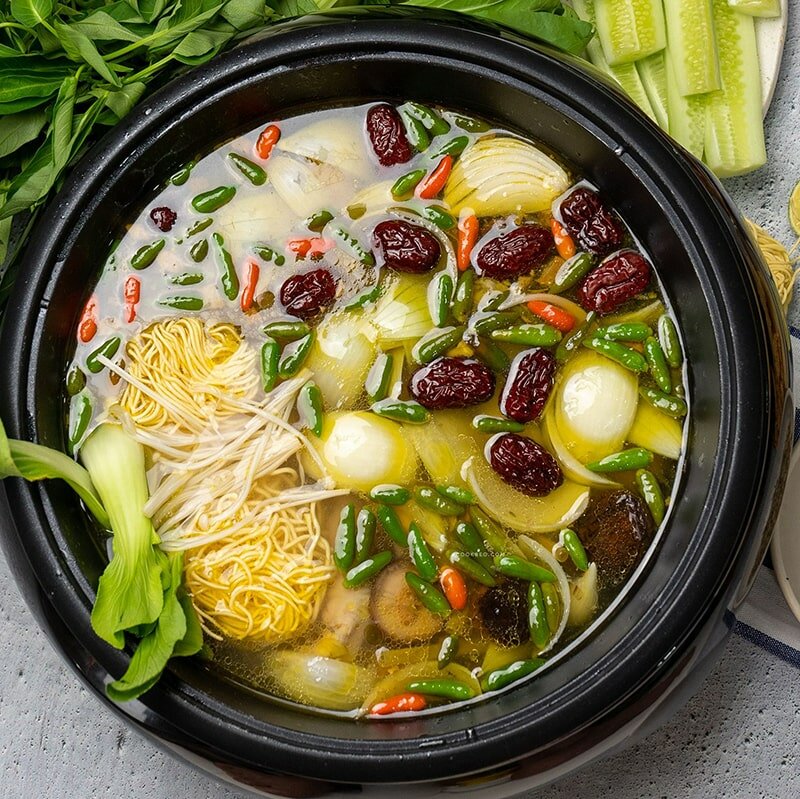 Nồi lẩu gà ớt hiểm chua cay Nồi lẩu gà ớt hiểm chua cay