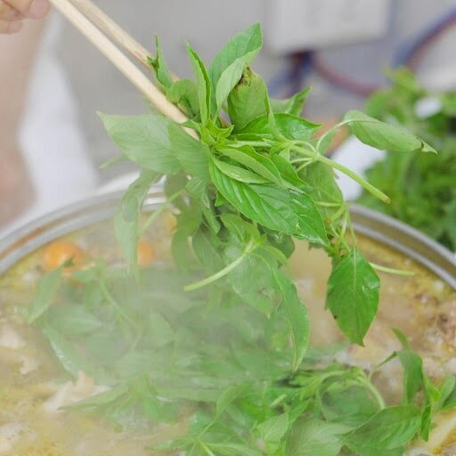 Review chi tiết quán lẩu gà lá é Thắng Béo “ngon xỉu”, đông nghịt khách