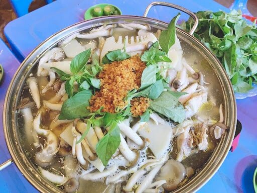 Review chi tiết quán lẩu gà lá é Thắng Béo “ngon xỉu”, đông nghịt khách