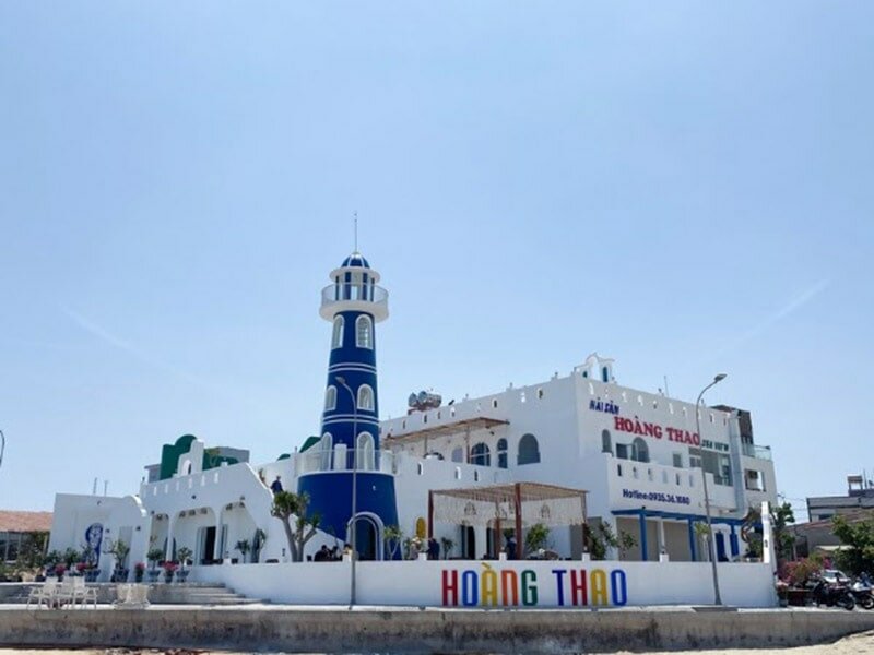 Độc đáo với nhà hàng Hoàng Thao Seaview - nhà hàng mang kiến trúc Santorini đầu tiên tại Quy Nhơn