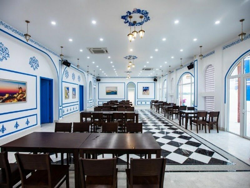 Độc đáo với nhà hàng Hoàng Thao Seaview - nhà hàng mang kiến trúc Santorini đầu tiên tại Quy Nhơn