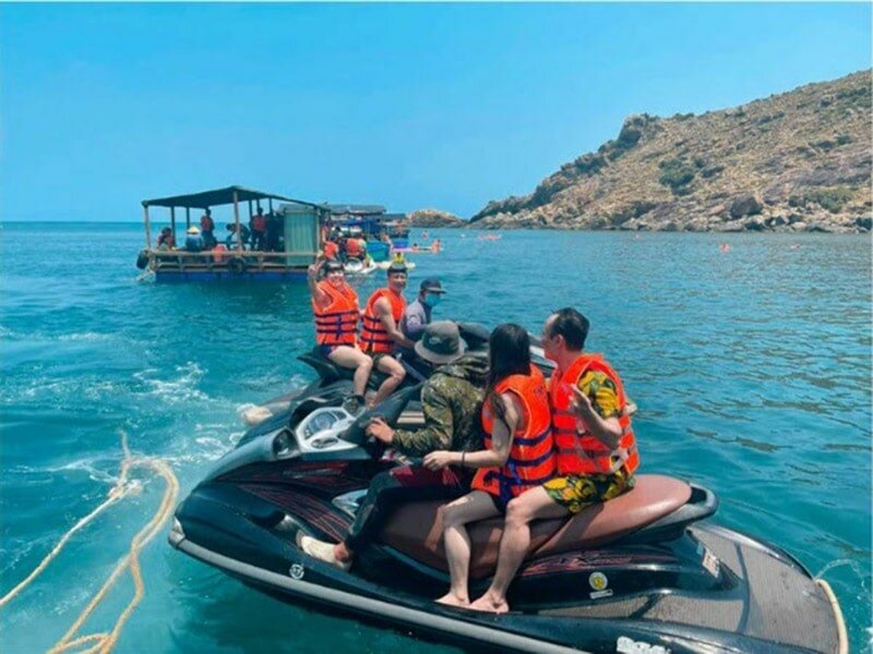 Độc đáo với nhà hàng Hoàng Thao Seaview - nhà hàng mang kiến trúc Santorini đầu tiên tại Quy Nhơn