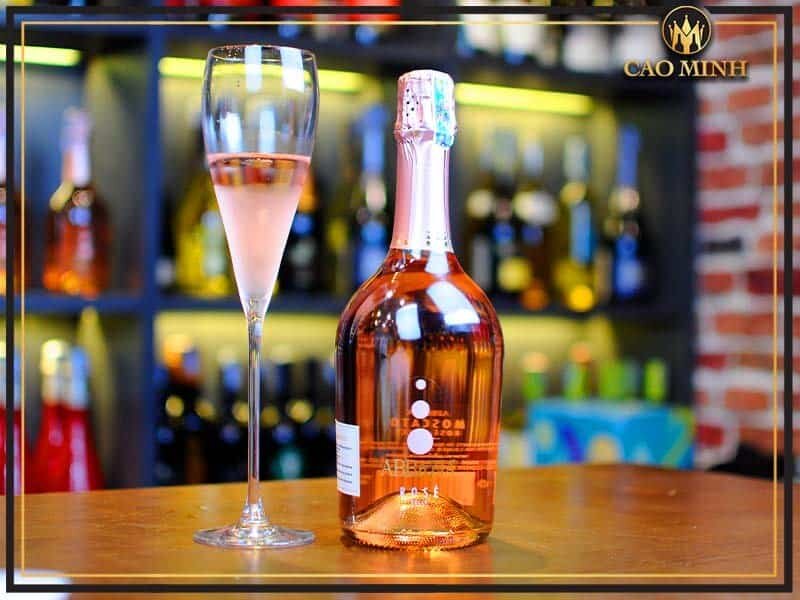 Uống rượu vang hồng nên ăn cùng món gì?